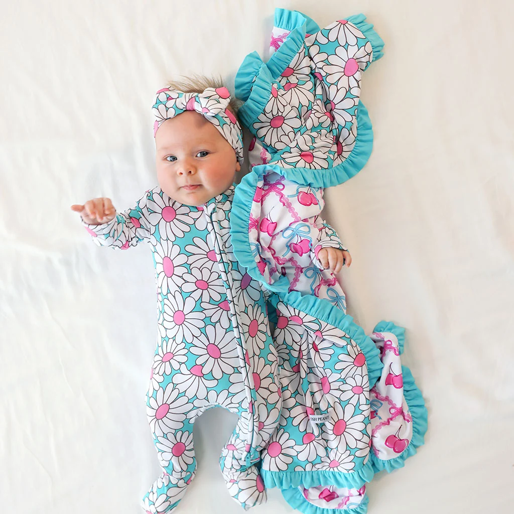 Retro Daisy & Amarena Ruffled Luxette Patoo® Blanket